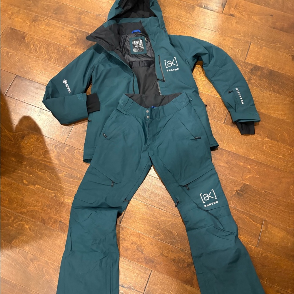 Burton Dark Teal Snowboarding Set AK worn once